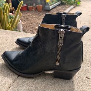 Women’s Frye boots size 9.5